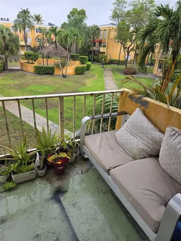17901 NW 68th Avenue Hialeah FL 33015