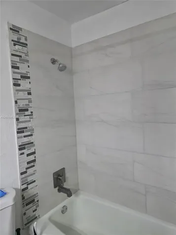 17901 NW 68th Avenue Hialeah FL 33015