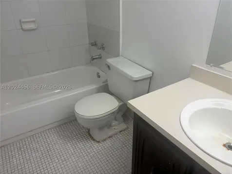 484 NW 165th St Road Miami FL 33169