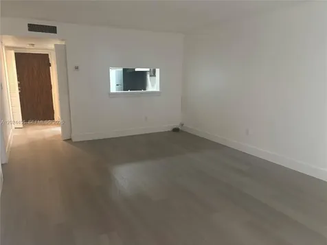 484 NW 165th St Road Miami FL 33169