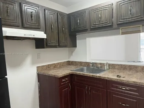 484 NW 165th St Road Miami FL 33169