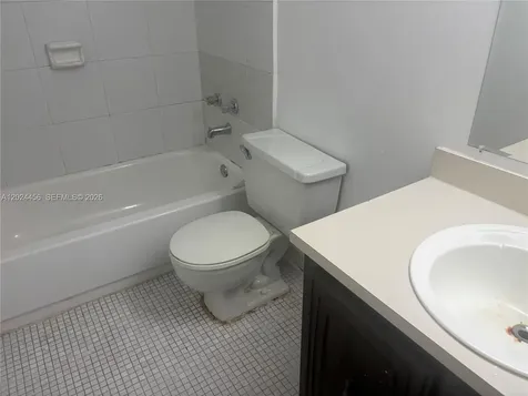 484 NW 165th St Road Miami FL 33169