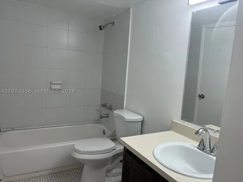 484 NW 165th St Road Miami FL 33169