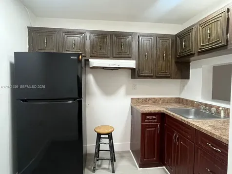 484 NW 165th St Road Miami FL 33169