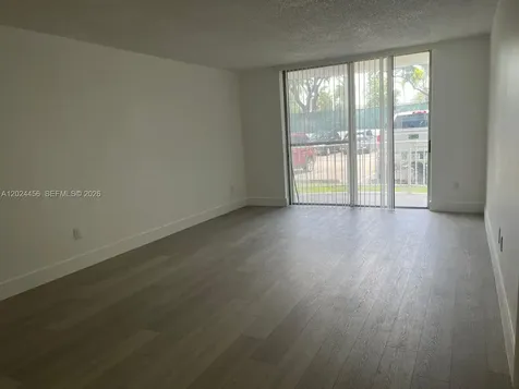 484 NW 165th St Road Miami FL 33169