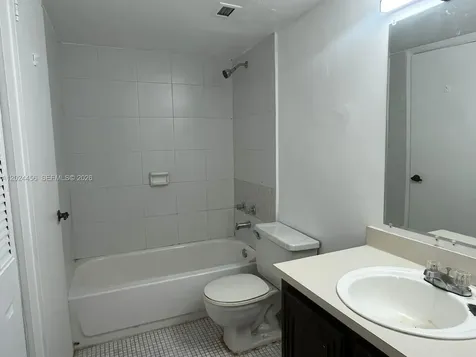 484 NW 165th St Road Miami FL 33169
