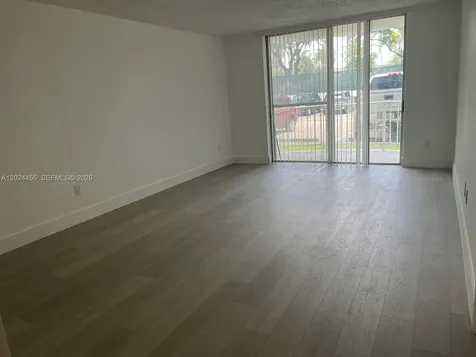 484 NW 165th St Road Miami FL 33169