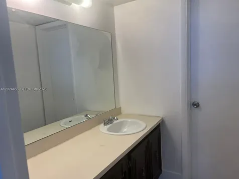 484 NW 165th St Road Miami FL 33169