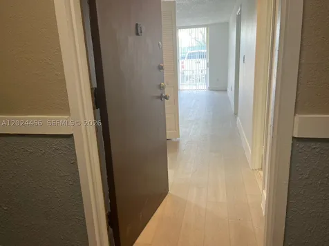 484 NW 165th St Road Miami FL 33169
