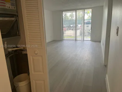 484 NW 165th St Road Miami FL 33169