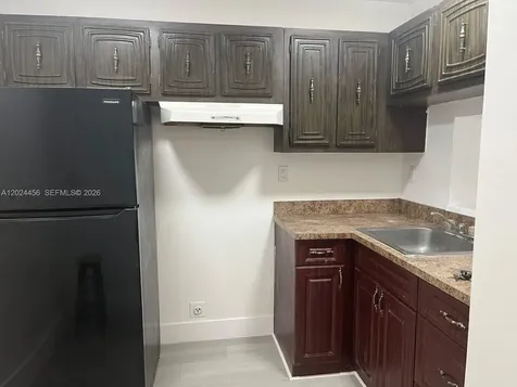 484 NW 165th St Road Miami FL 33169