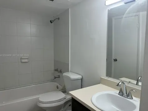 484 NW 165th St Road Miami FL 33169