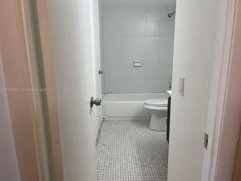 484 NW 165th St Road Miami FL 33169