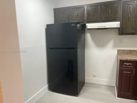 484 NW 165th St Road Miami FL 33169