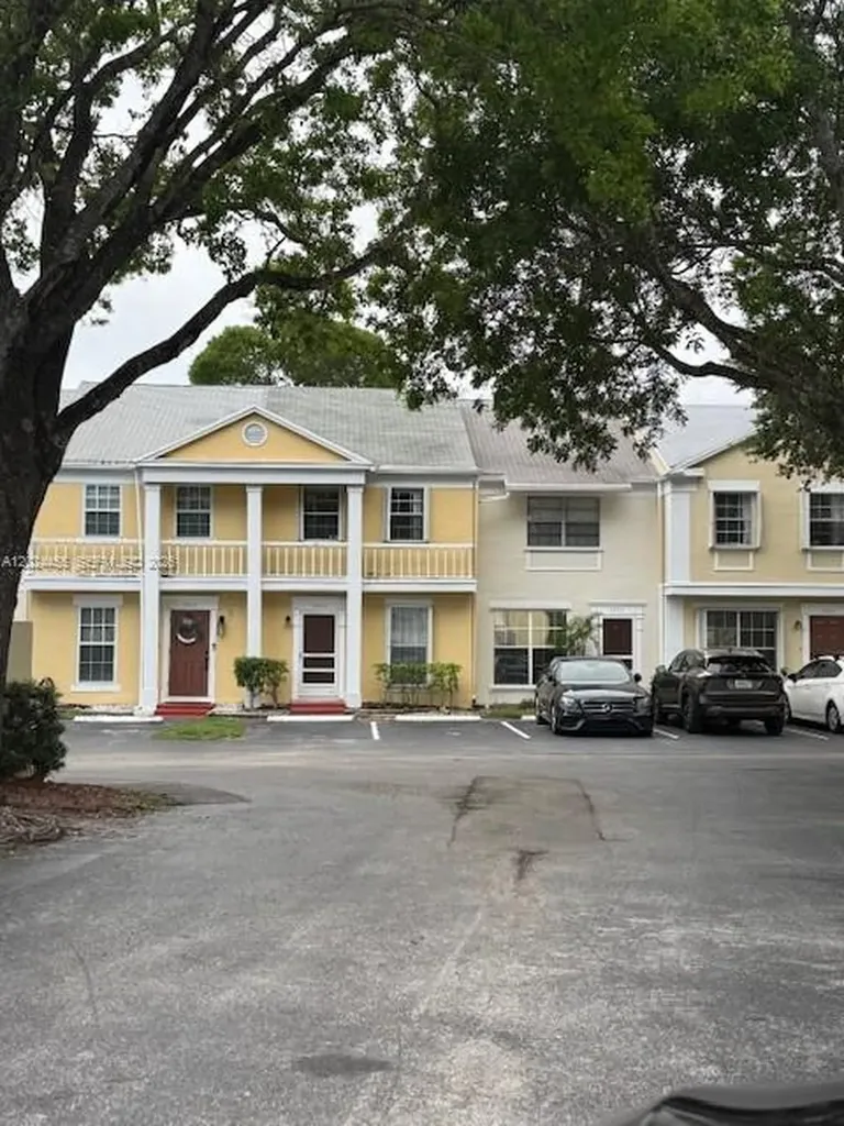 2856 Cambridge Lane Cooper City FL 33026