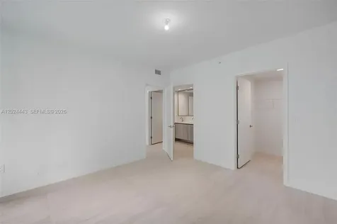 77 SE 5th Street Miami FL 33131
