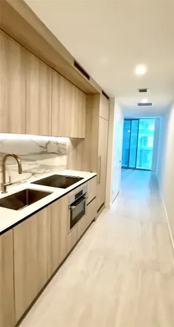 77 SE 5th Street Miami FL 33131
