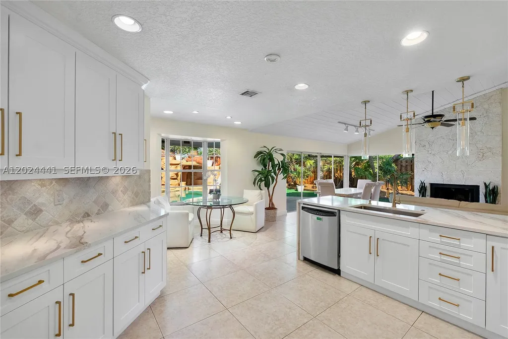 2900 NW 25th Way Boca Raton FL 33434
