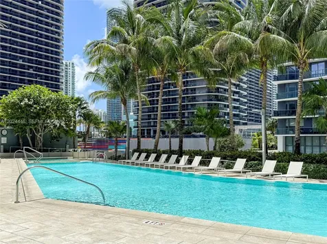 88 SW 7th Street Miami FL 33130