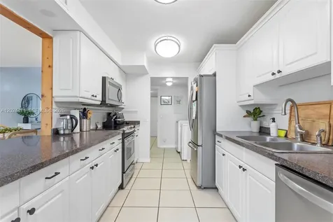1461 NW 113th Avenue Pembroke Pines FL 33026