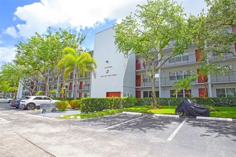 1301 SW 135th Terrace Pembroke Pines FL 33027