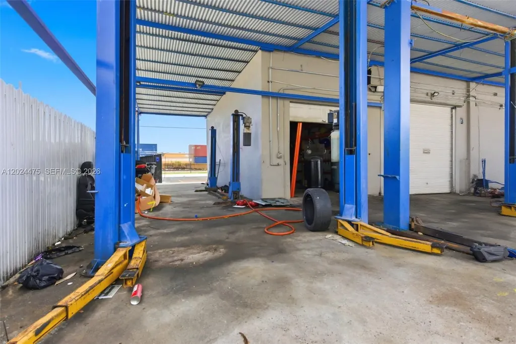 612 N Dixie Highway Hollywood FL 33020