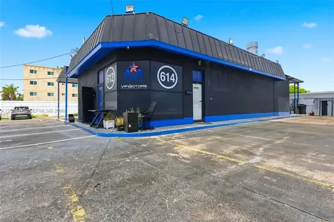 612 N Dixie Highway Hollywood FL 33020