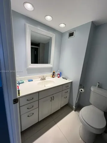 18061 Biscayne Boulevard Aventura FL 33160
