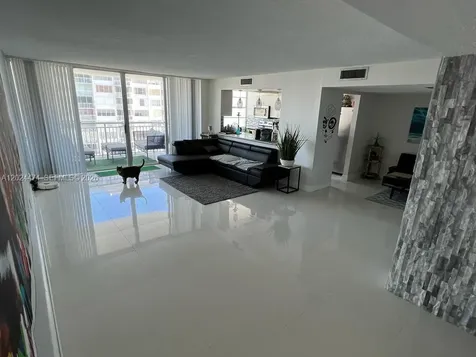 18061 Biscayne Boulevard Aventura FL 33160