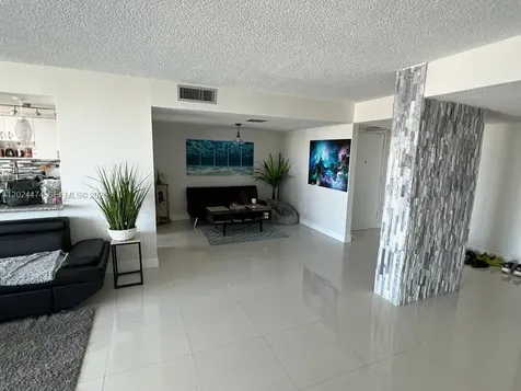 18061 Biscayne Boulevard Aventura FL 33160