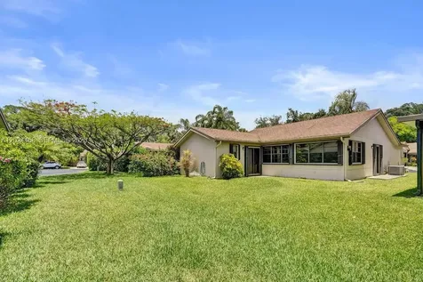 2266 Seagrape Circle Coconut Creek FL 33066