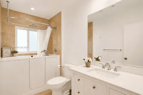 1995 Ixora Road North Miami FL 33181