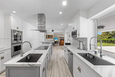 6875 N Cartee Road Palmetto Bay FL 33158