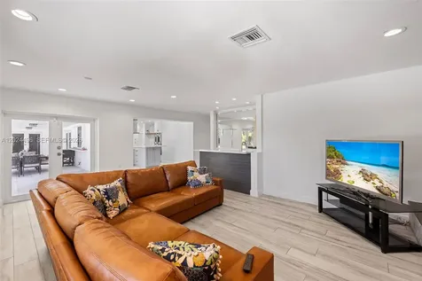 6875 N Cartee Road Palmetto Bay FL 33158