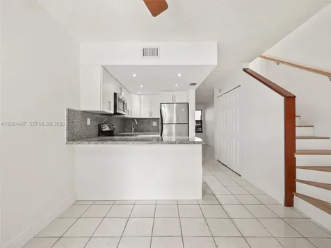 5437 W 21st Avenue Hialeah FL 33016