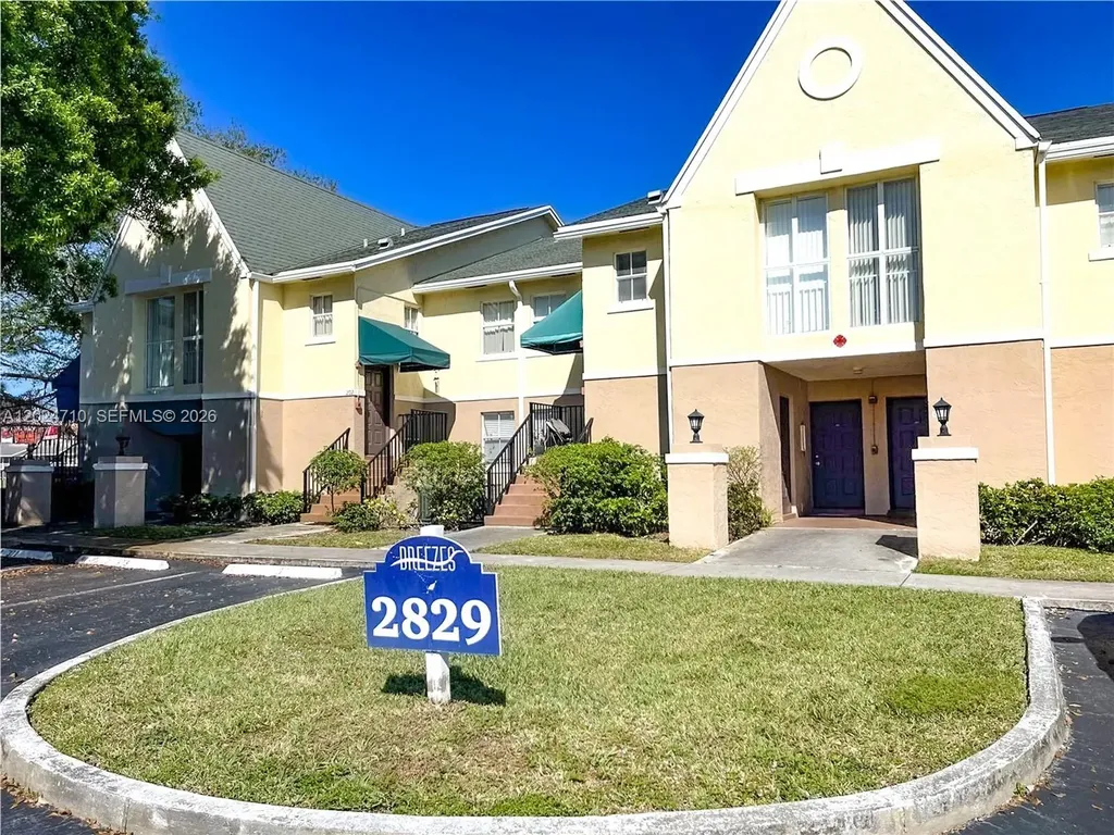 2829 N Course Drive Pompano Beach FL 33069