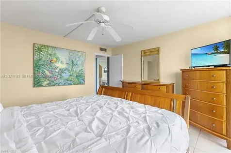 5 Bluebill Naples FL 34108