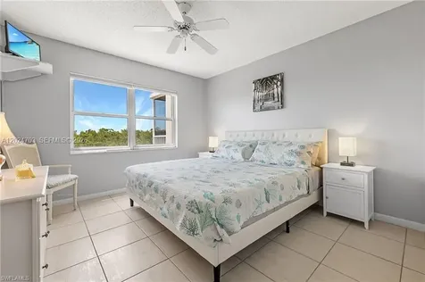 5 Bluebill Naples FL 34108