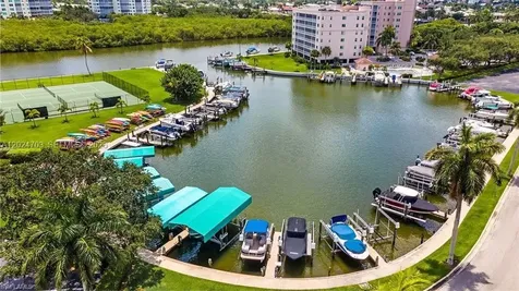 5 Bluebill Naples FL 34108