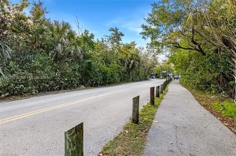 5 Bluebill Naples FL 34108