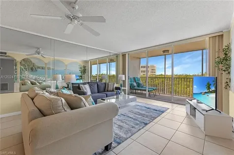5 Bluebill Naples FL 34108