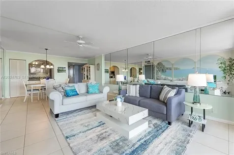 5 Bluebill Naples FL 34108