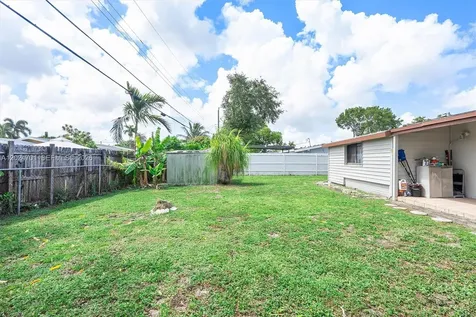 2321 Gulfstream Drive Miramar FL 33023
