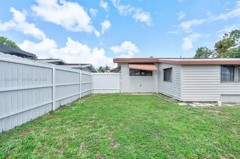 2321 Gulfstream Drive Miramar FL 33023