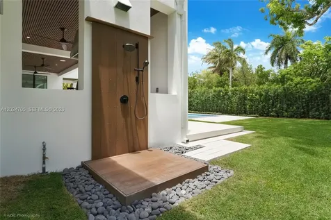 9405 SW 72nd Court Pinecrest FL 33156
