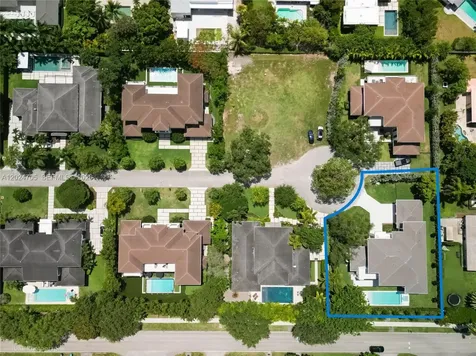 9405 SW 72nd Court Pinecrest FL 33156