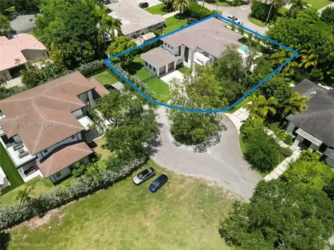 9405 SW 72nd Court Pinecrest FL 33156