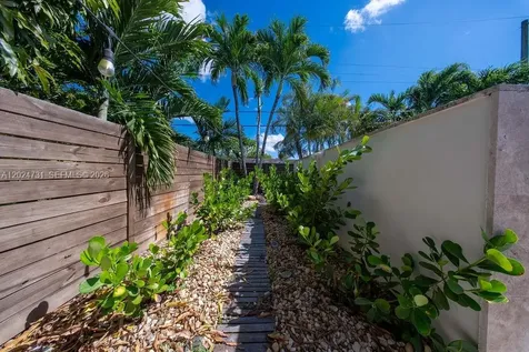 9800 SW 76th Street Miami FL 33173