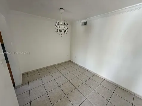 1655 W 44th Place Hialeah FL 33012