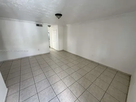 1655 W 44th Place Hialeah FL 33012